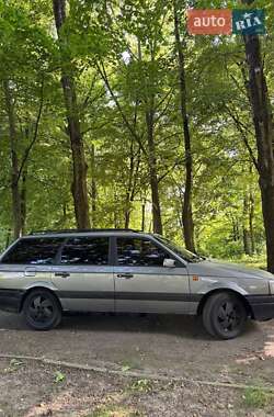 Універсал Volkswagen Passat 1993 в Калуші
