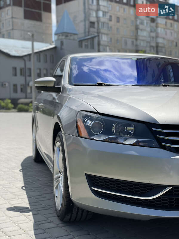 Седан Volkswagen Passat 2013 в Тернополі