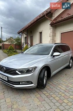 Універсал Volkswagen Passat 2015 в Львові