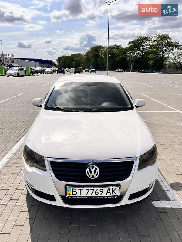Седан Volkswagen Passat 2010 в Одессе