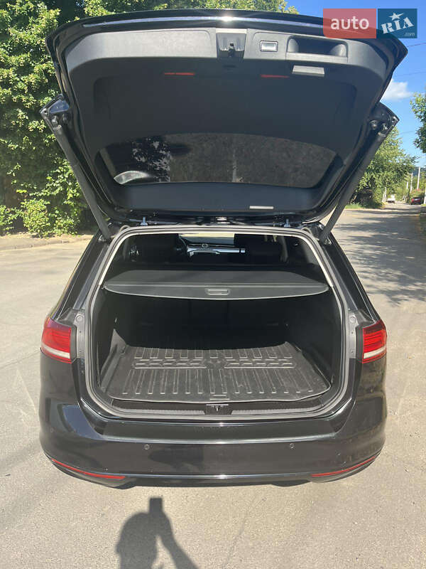 Универсал Volkswagen Passat 2016 в Ужгороде