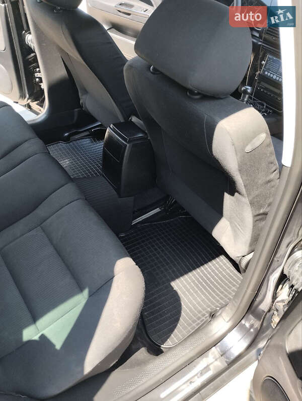 Универсал Volkswagen Passat 2002 в Самборе