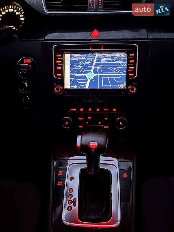 Седан Volkswagen Passat 2010 в Одессе