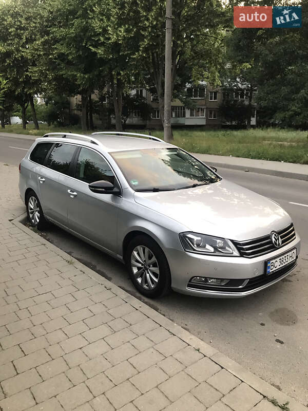 Універсал Volkswagen Passat 2014 в  фото Універсал Volkswagen Passat 2014 в