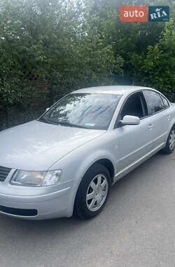 Седан Volkswagen Passat 2000 в Новомосковську