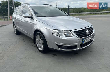 Універсал Volkswagen Passat 2010 в Ірпені