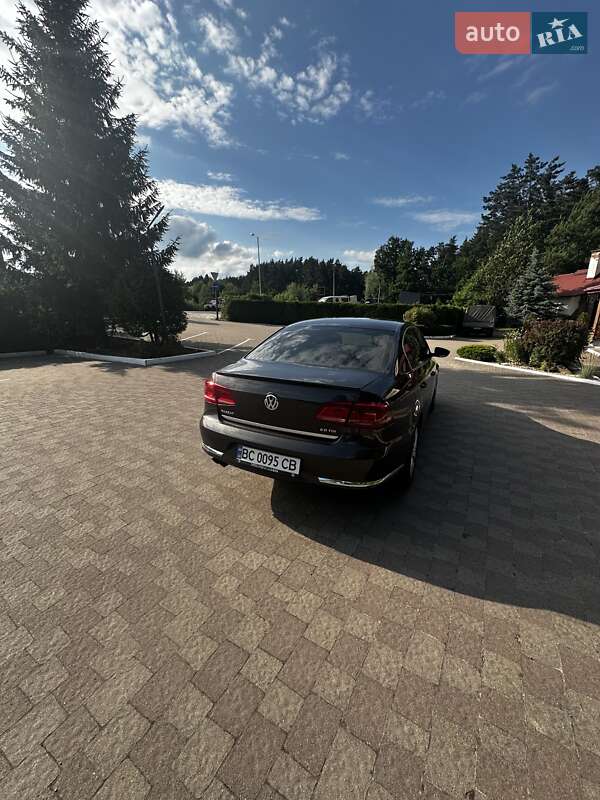 Седан Volkswagen Passat 2012 в Львові