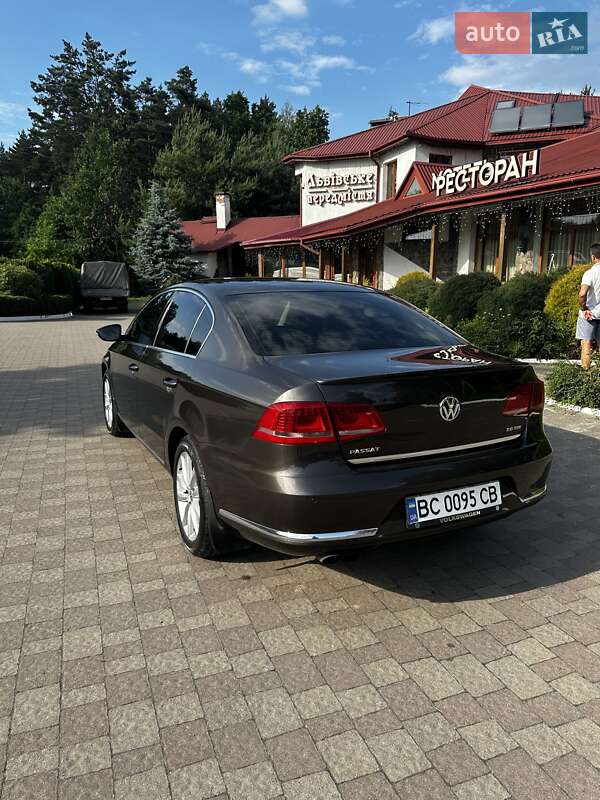 Седан Volkswagen Passat 2012 в Львові