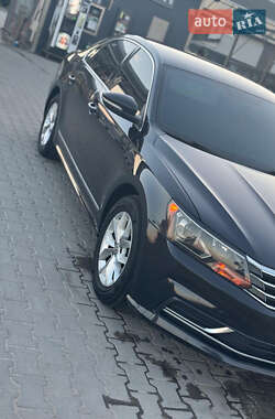 Седан Volkswagen Passat 2016 в Львове
