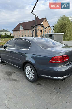 Седан Volkswagen Passat 2014 в Черновцах
