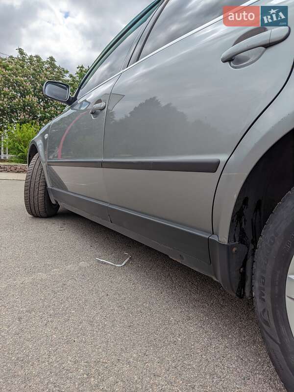 Седан Volkswagen Passat 2003 в Українці