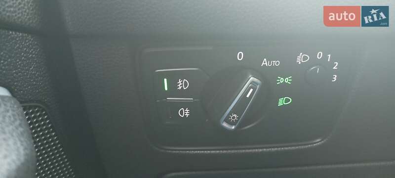 Універсал Volkswagen Passat 2015 в Львові