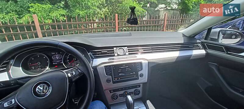 Універсал Volkswagen Passat 2015 в Львові