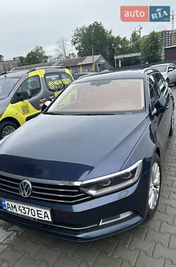 Универсал Volkswagen Passat 2015 в Киеве