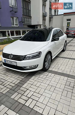 Седан Volkswagen Passat 2014 в Києві