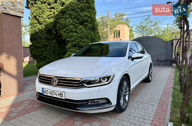 Седан Volkswagen Passat 2016 в Тячеве