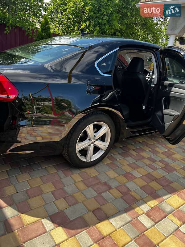 Седан Volkswagen Passat 2013 в Великодолинському