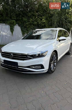 Універсал Volkswagen Passat 2022 в Луцьку