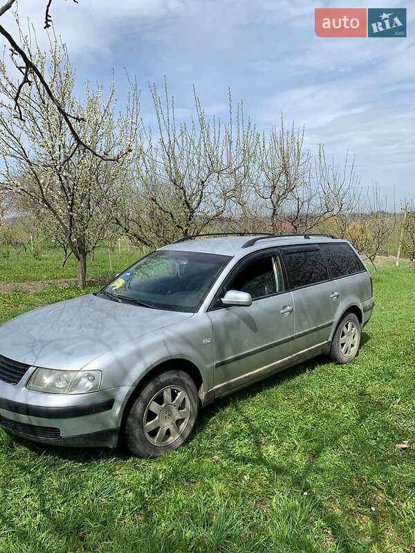 Універсал Volkswagen Passat 2000 в Чернівцях