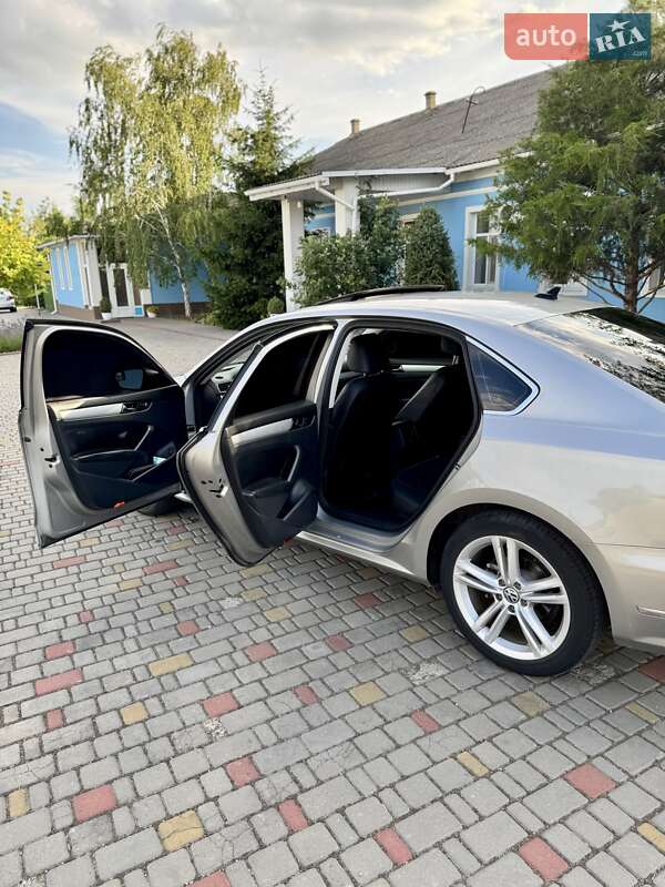 Седан Volkswagen Passat 2012 в Измаиле
