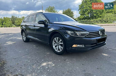 Универсал Volkswagen Passat 2016 в Ровно