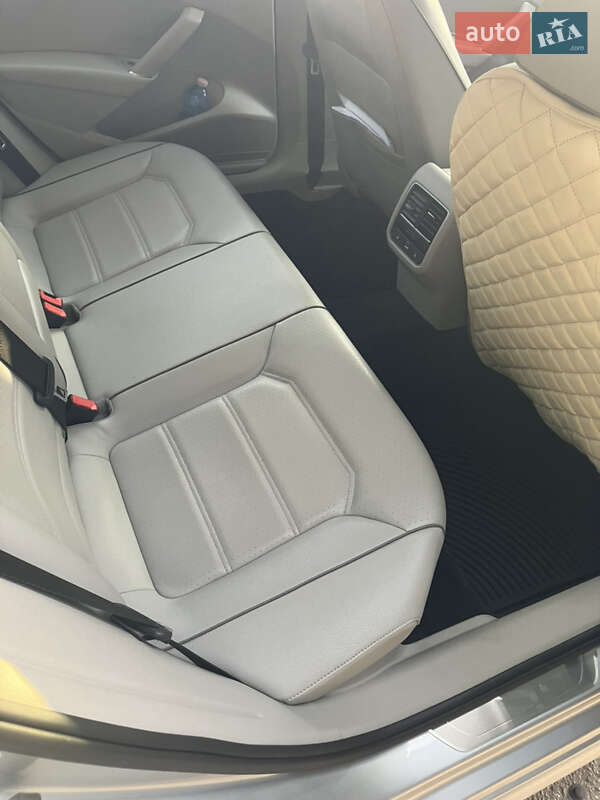 Седан Volkswagen Passat 2017 в Киеве