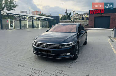 Седан Volkswagen Passat 2018 в Хмельницькому