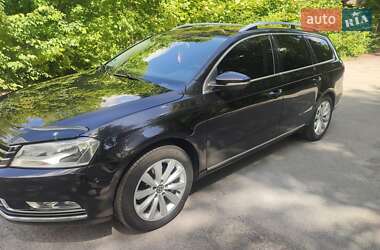 Универсал Volkswagen Passat 2011 в Звягеле