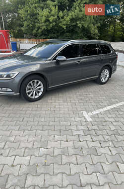 Універсал Volkswagen Passat 2015 в Вінниці