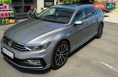 Універсал Volkswagen Passat 2020 в Виноградові