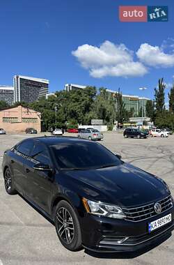 Седан Volkswagen Passat 2017 в Киеве