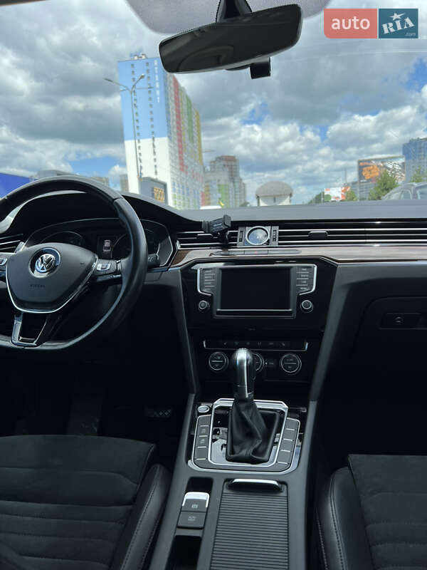 Седан Volkswagen Passat 2016 в Броварах