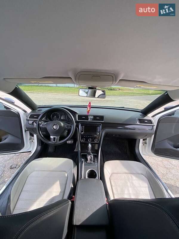 Седан Volkswagen Passat 2015 в Олександрії