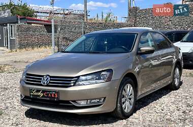 Седан Volkswagen Passat 2014 в Одессе
