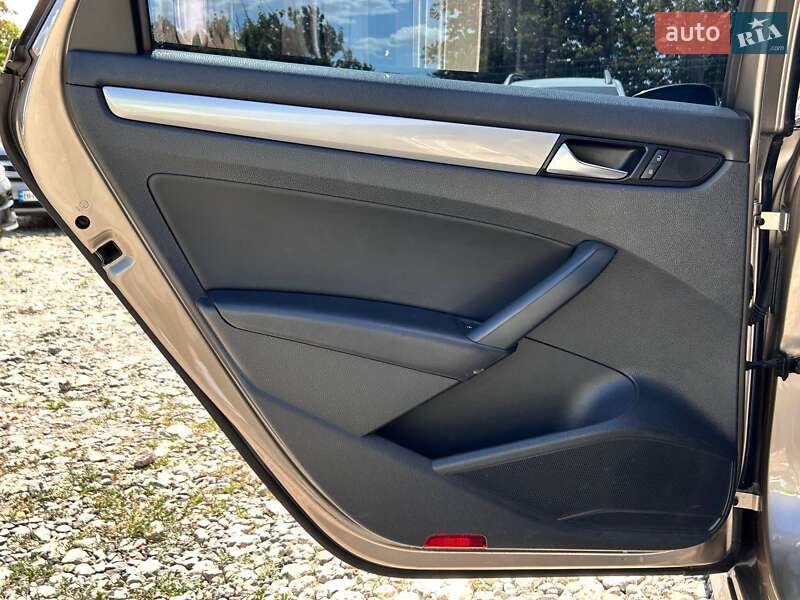 Седан Volkswagen Passat 2014 в Одессе