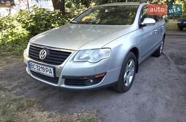 Универсал Volkswagen Passat 2011 в Львове