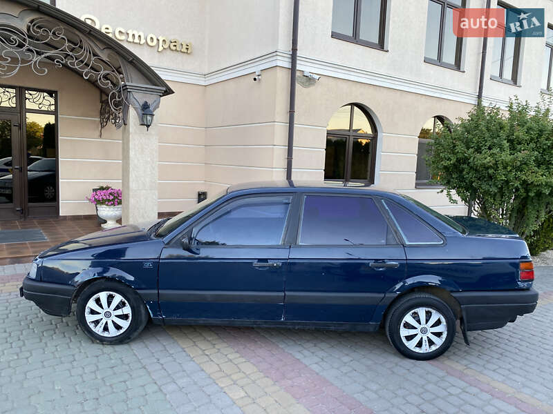 Седан Volkswagen Passat 1989 в Дунаївцях