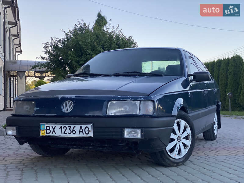 Седан Volkswagen Passat 1989 в Дунаївцях