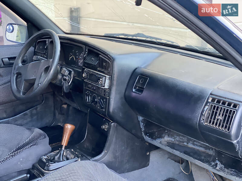 Седан Volkswagen Passat 1989 в Дунаївцях