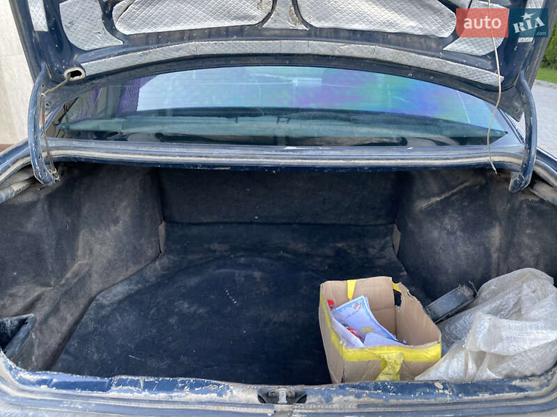 Седан Volkswagen Passat 1989 в Дунаївцях