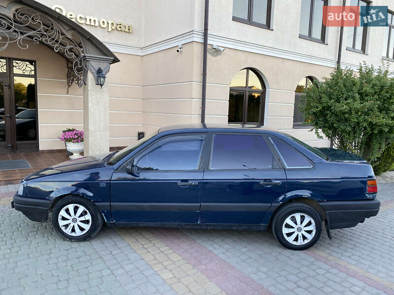 Седан Volkswagen Passat 1989 в Дунаївцях