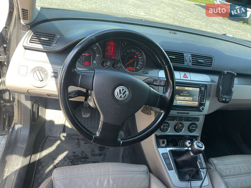 Універсал Volkswagen Passat 2005 в Камені-Каширському