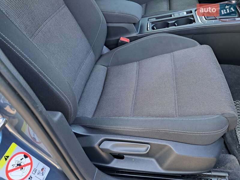 Универсал Volkswagen Passat 2017 в Полтаве фото 22 Универсал Volkswagen Passat 2017 в Полтаве