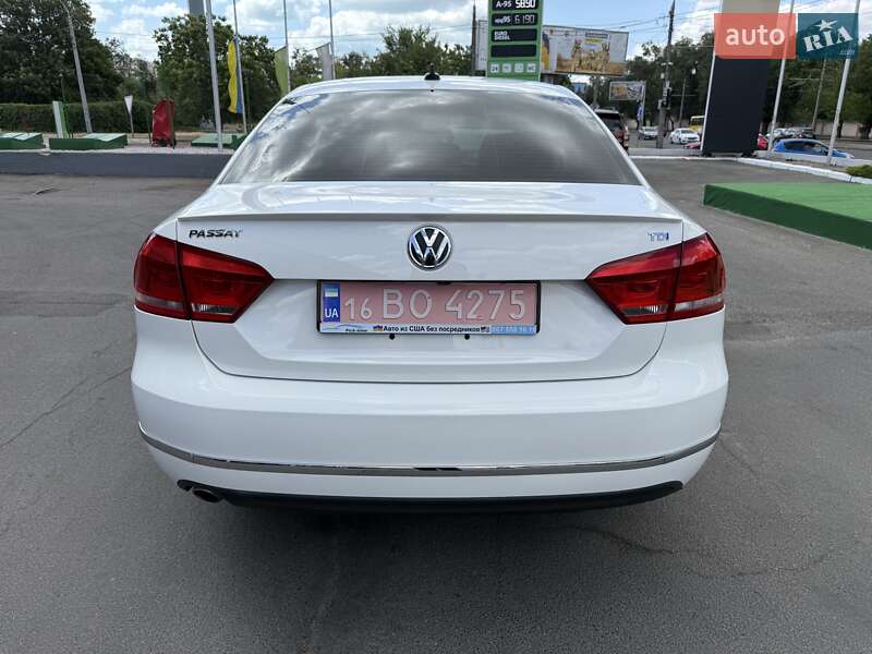 Седан Volkswagen Passat 2012 в Одессе