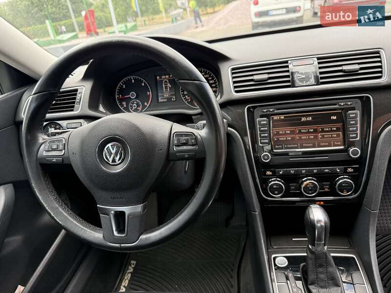Седан Volkswagen Passat 2012 в Одессе