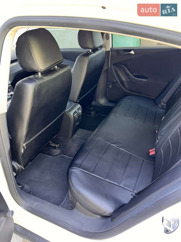 Седан Volkswagen Passat 2010 в Одессе