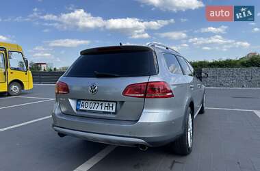 Універсал Volkswagen Passat 2012 в 