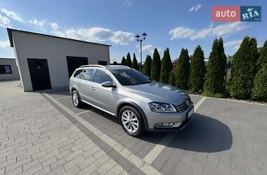 Універсал Volkswagen Passat 2012 в 