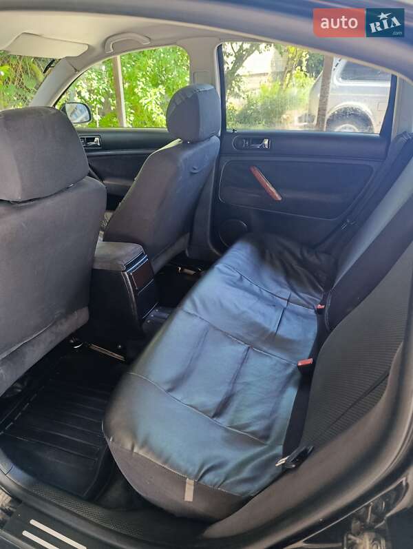 Седан Volkswagen Passat 2003 в Мукачево