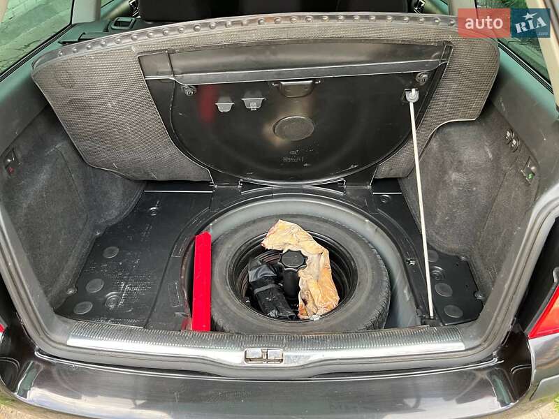 Универсал Volkswagen Passat 2004 в Львове